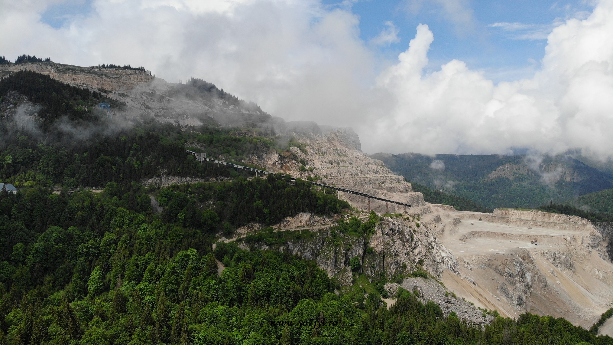 Capriciile vremii dintr-o vară în Munții Bucegi