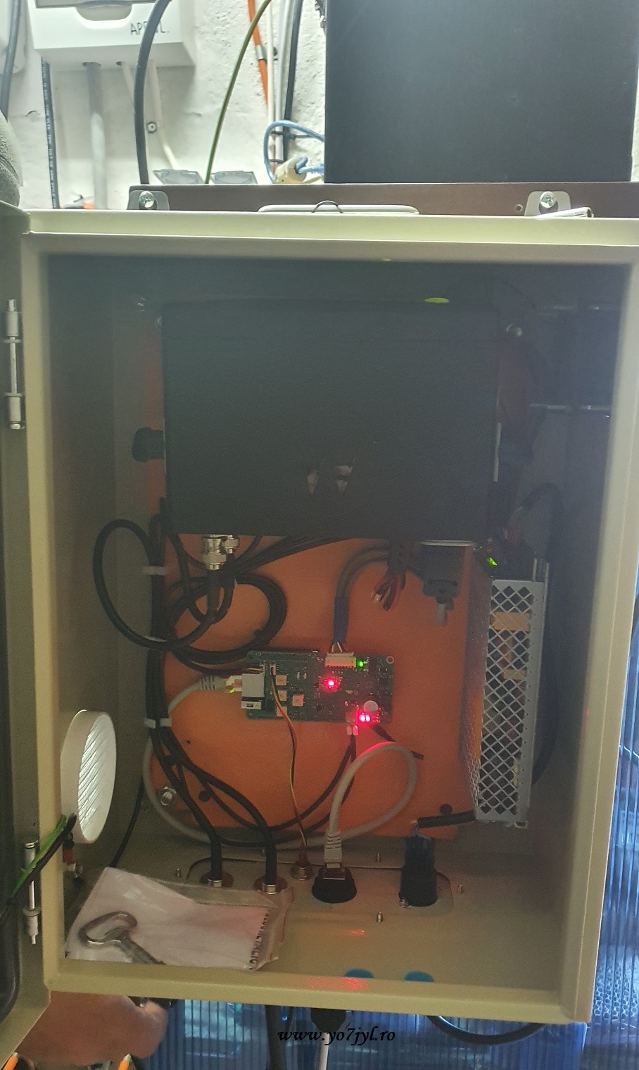 Instalare repetor RoLink în Masivul Cozia