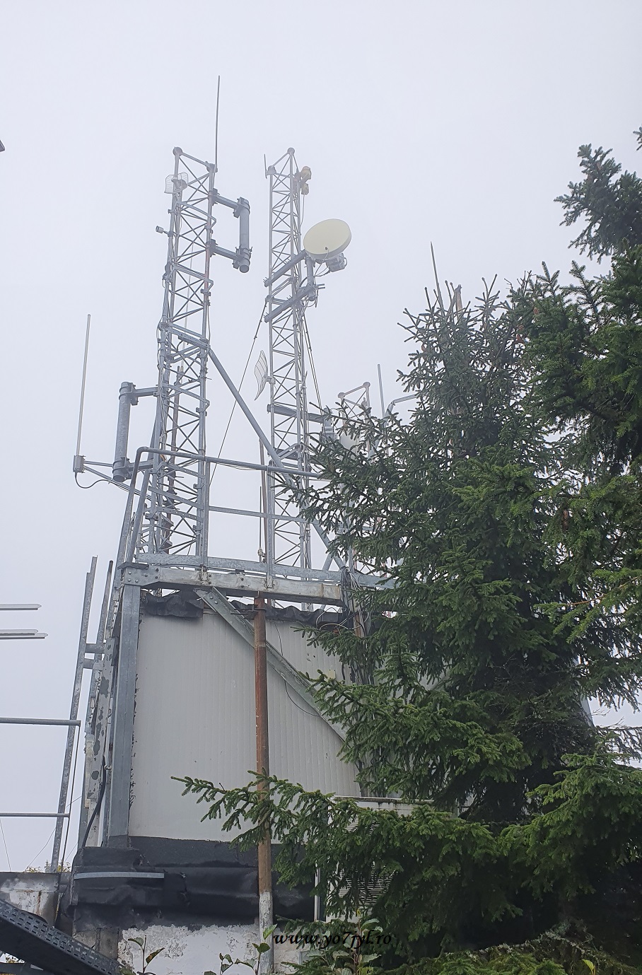 Instalare repetor RoLink în Masivul Cozia