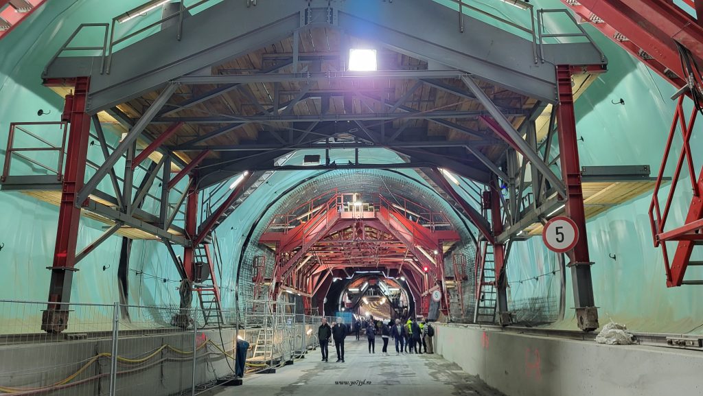 Ziua Porților deschise la Tunelul Tigveni - Luminița de la capătul unei autostrăzi - UPDATE