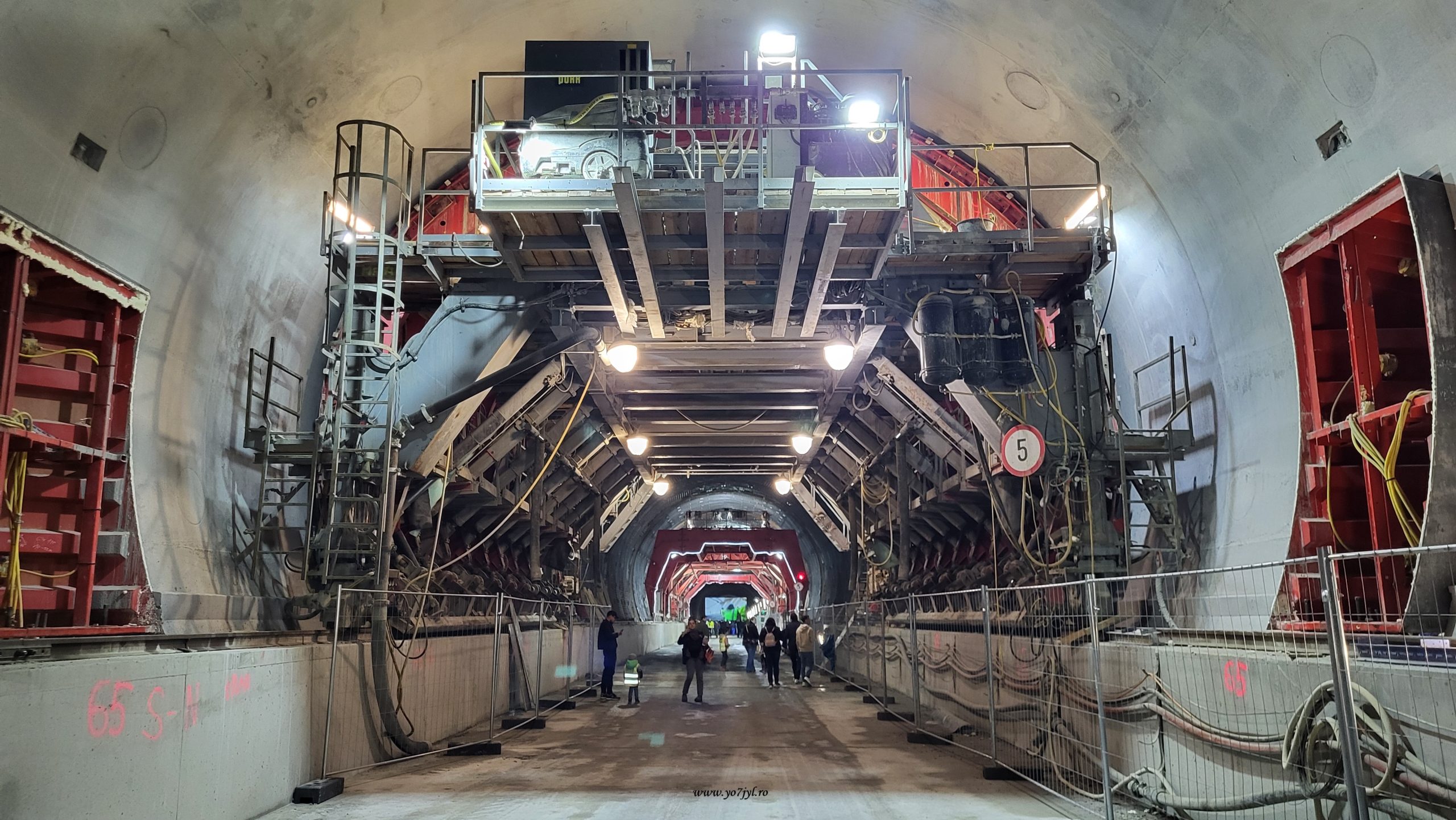 Ziua Porților deschise la Tunelul Tigveni - Luminița de la capătul unei autostrăzi - UPDATE